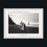 Cool Ivory foto bruiloft dank u Briefkaart<br><div class="desc">Persoonlijke, stijlvolle, moderne, moderne koele ivoorfoto bruiloft Foto's Foto's met elegante en minimalistische sans-serif lettertypen, aangepaste foto's, paar namen, adres van afzender, trouwdatum en -locatie, websitelink voor uitnodiging om te volgen, volledig aanpasbare achtergrond en een vettige, coole zwarte rand (optioneel). Pas uw dank aan u kaart die verschillende achtergronden van...</div>