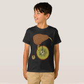 Cool Kiwi Bird on Kiwi Fruit Design T-shirt (Voorkant volledig)