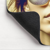 Cool Lady met reflectie in haar zonnebril Muismat (Hoek)