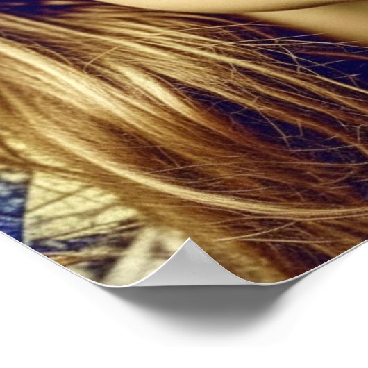 Cool Lady met reflectie in haar zonnebril Poster (Hoek)