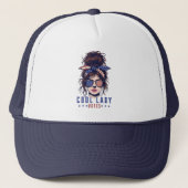 Cool Lady stemt  rommelig haar Lady Election Trucker Pet (Voorkant)