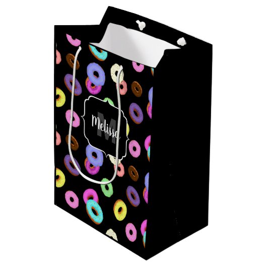 Cool leuke kleurrijke donuts patroon zwart Monogra Medium Cadeauzakje (Voorkant Gekanteld)