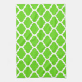 Cool Lime Green Moroccan Quatrefoil Pattern Theedoek (Verticaal)