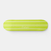 Cool Lime Green White Racing Stripes Monogramed Persoonlijk Skateboard (Horizontaal)