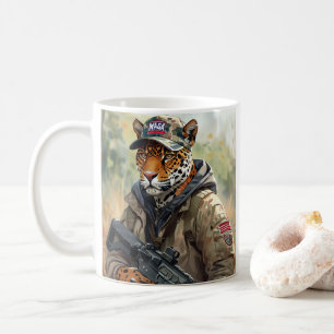 Cool MAGA Big Cat met Pistool & Camouflage JAGUAR Koffiemok