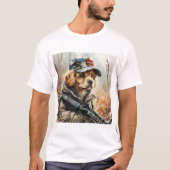 Cool MAGA Dog met Pistool en Camouflage Schattigee T-shirt (Voorkant)