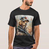 Cool MAGA Dog met Pistool en Camouflage Schattigee T-shirt (Voorkant)
