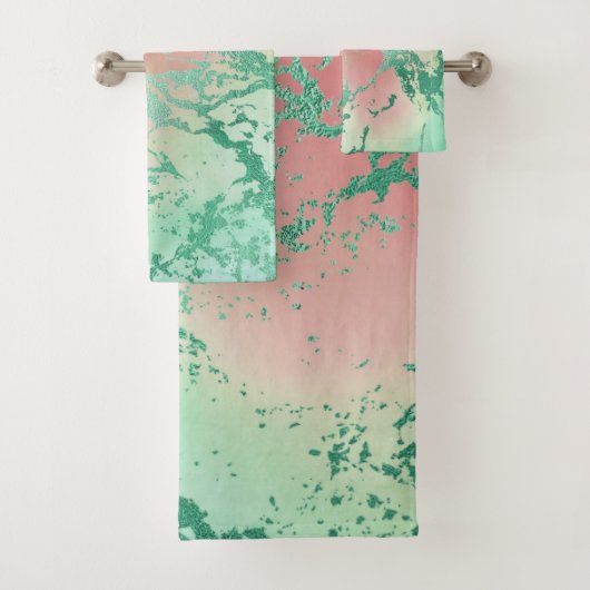 Cool Marble | Mooie pastelkoraal en groene ombre Bad Handdoek (Insitu)