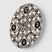 Cool mid-century zwart en crèmekleurig cirkelpatro grote klok (Hoek)