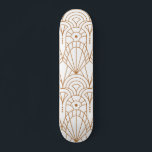 Cool Modern Art Deco Roos Gold White Patroon Persoonlijk Skateboard<br><div class="desc">Cool Modern Art Deco Roos Gold White Pattern Skateboard is voorzien van een roos gouden decopatroon op een witte achtergrond. Ontworpen door ©Evco Studio www.zazzle.com/store/evcostudio</div>