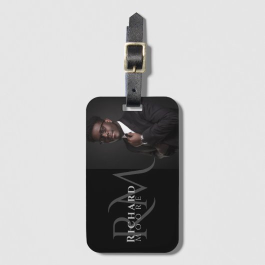 Cool Modern Black en White Photo Monogrammed Bagagelabel (Voorkant (verticaal))