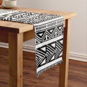 Cool Modern Boho Black en White Pattern Strips Korte Tafelloper (Voorbeeld)