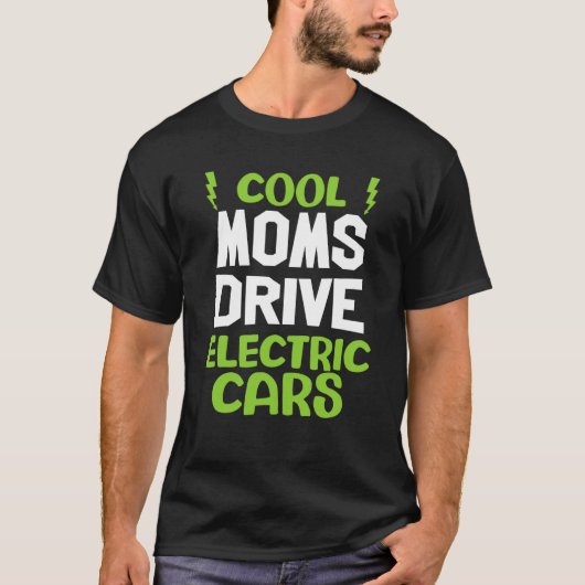 Cool moms drive electric car present EV car driver T-shirt (Voorkant)