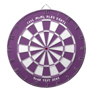 "COOL MOMS PLAY DARTS" met aangepaste kleuren en t Dartbord