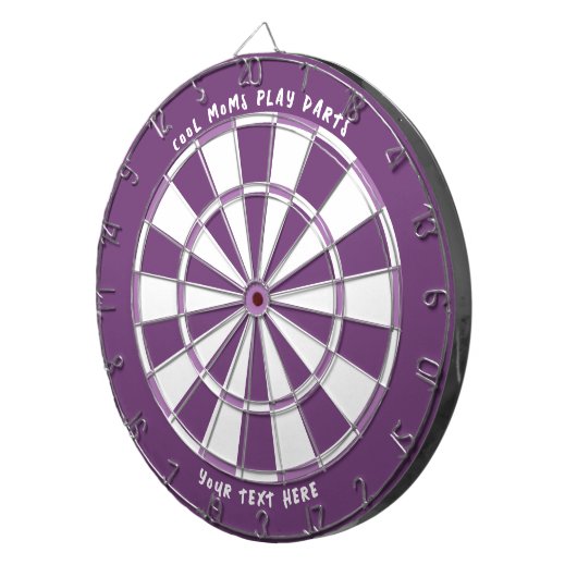 "COOL MOMS PLAY DARTS" met aangepaste kleuren en t Dartbord (Voorkant Rechts)