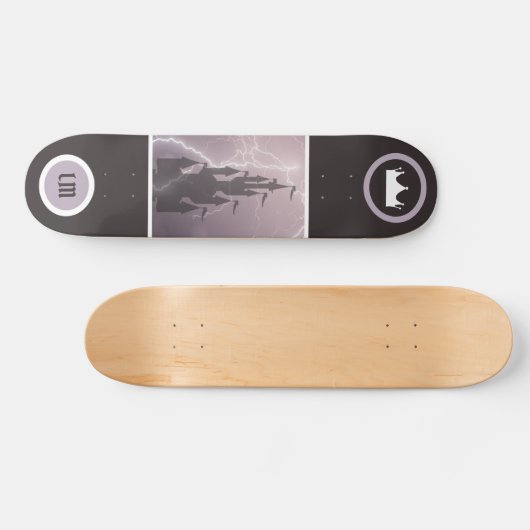 Cool Monogrammed Castle and Crown Skateboard (Horizontaal)