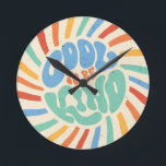 COOL OM AARDIG  Pop-Art Wall Clock Ronde Klok<br><div class="desc">Dit kussen heeft een pop-art vibe,  met felle leuke kleuren en typografie. De tekst "COOL OM AARDIG TE ZIJN." Een /grunge effect is toegevoegd aan het ontwerp om het een goed versleten,  retro en  uitstraling te geven.</div>