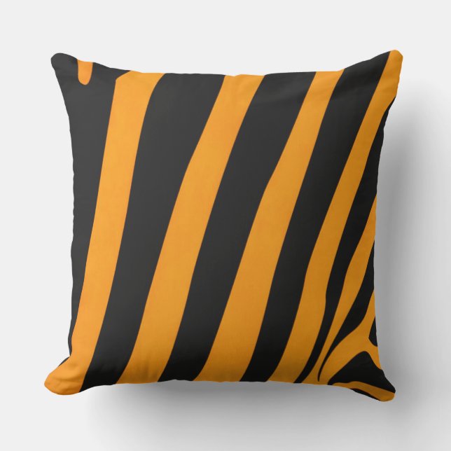 Cool Oranje en Black Stripe Patroon Buitenkussen (Voorkant)