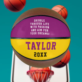 Cool Paarse en Gele Speler Motivatie Bold Typo Basketbal