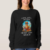 Cool Pack with Alpaca never look back-a Tee Men Wo Trui (Voorkant)