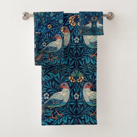 Cool patroon William Morris Birds Aardbei Blauw Bad Handdoek (Insitu)