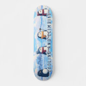 Cool Penguins Skateboarding in Snow Custom Persoonlijk Skateboard (Voorkant)