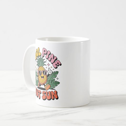 Cool Pine Hot Sun Retro Pineapple Summer Vibes Koffiemok (Voorkant links)