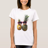 Cool Pineapples with Sunglasses – Fun Summer Vibes T-shirt (Voorkant)