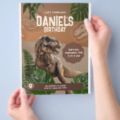 Cool Realistic Dinosaur Birthday Uitnodiging Flyer (Hand)