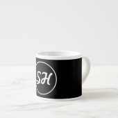 Cool Retro-Moderne Stijl Monogram | Zwart & Wit Espresso Kop (Voorkant rechts)