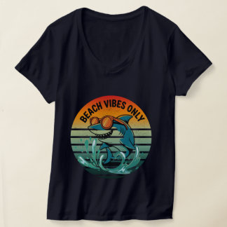 Cool Retro Shark met zonnebril – Beach Vibes Only T-shirt