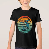 Cool Retro Shark met zonnebril – Beach Vibes Only Tri-Blend Shirt (Voorkant)