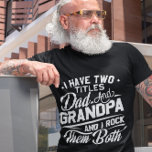 Cool Retro Style Gift voor nieuwe opa's T-shirt<br><div class="desc">Ieder man dat twee titels heeft als vader en opa zal er dol op zijn!</div>