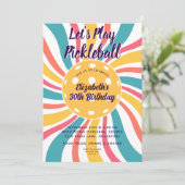 Cool Retro Sunburst Stripes Pickleball Party Kaart (Staand voorkant)