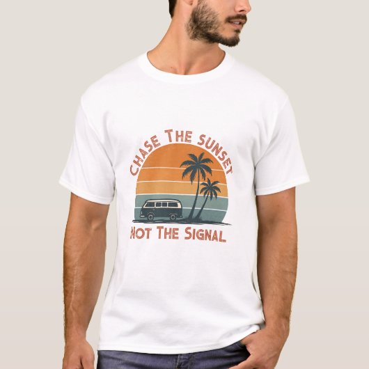 Cool Retro Sunset & Palm Tree Adventure T-shirt (Voorkant)