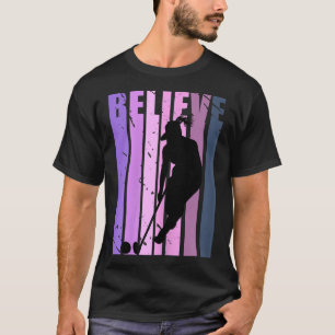 Cool Retro Vrouwelijk Hockey Speler Coach Hockey T-shirt
