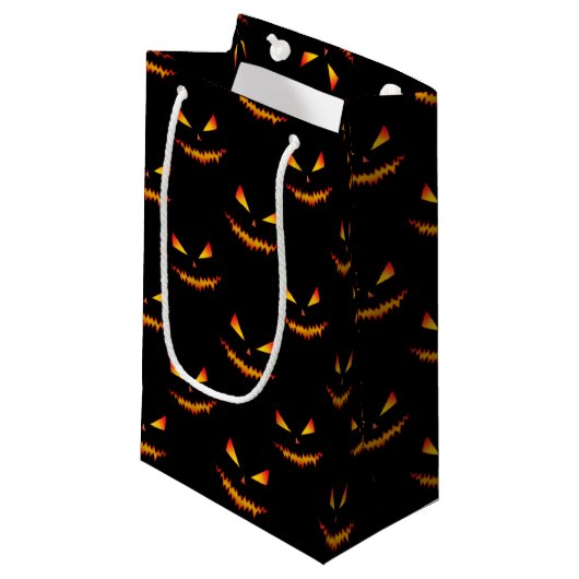 Cool scary Jack O'Lantern face Halloween patroon Klein Cadeauzakje (Voorkant Gekanteld)