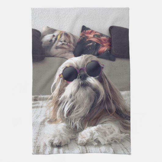 Cool Shih Tzu met lange haren vintage zonnebril fo Theedoek (Verticaal)