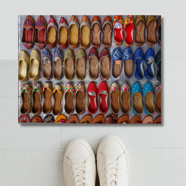 Cool SHOT Afbeelding Deurklep Deurmat (This cool doormat features rows and rows of shoes! A colorful, original welcome.)