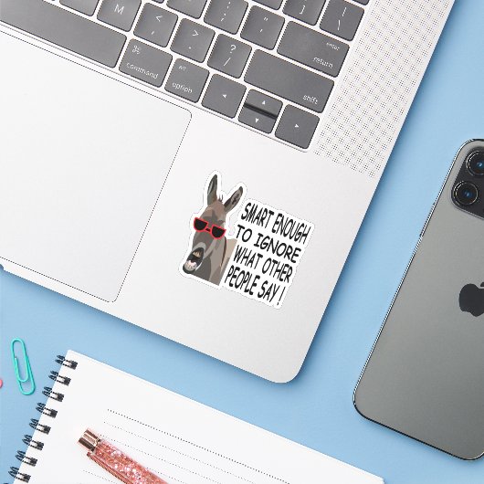 Cool Smart Donkey Sticker (Laptop met iPhone)