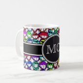 Cool Smiling Faces Patroon I + uw monogram Koffiemok (Voorkant links)
