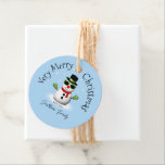 Cool Snowman Merry Christmas Winter Aangepaste naa Bedankjes Labels<br><div class="desc">Cool Snowman Merry Christmas Winter Aangepaste naam Favoriet Tag. Pas leuke unieke kind Party Supplies. Illustratie van een koele sneeuwman met groene zonnebril en handschoenen,  rode sjaal en zwarte hoed op lichtblauw.</div>
