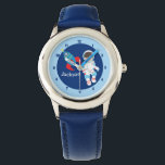 Cool Space Astronaut Jongen Horloge<br><div class="desc">Koel raketschip en astronaut buitenruimte horloge voor een kleine jongen. Pas dit geweldige blauwe horloge aan met de naam van je kind of andere tekst onder het schattige blauwe en rode ruimteschip naast de man die in de ruimte zweeft.</div>