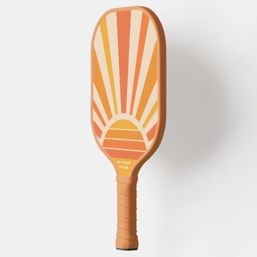 Cool Sunrise Retro Rays Aangepaste tekstnaam Telef Pickleball Paddle (Links)