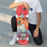 Cool Surreal Funny Unieke aangepaste persoonlijke  Persoonlijk Skateboard<br><div class="desc">Cool Surreal Funny Unieke maatschapskateboard met speciale maataanduiding kenmerkt uw persoonlijke naam in moderne typografie op een leuke collage van auto's, vliegtuigen, eenden, bloemen, vogels en een persoon. Personaliseer door de tekst in het verstrekte tekstvakje uit te geven. Geef een aangepast geschenk, een gepersonaliseerd skateboard aan je favoriete skateboarder voor...</div>
