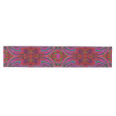 Cool Trippy Magenta, Rode en Groene Golfpatroon Medium Tafelloper (Horizontaal)