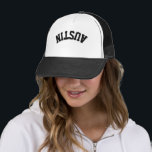 Cool Upside Down City Naam Trendy Stijlvol Trucker Pet<br><div class="desc">Draai je hoofd met deze trendy ondersteboven stadsnaam trucker hoed! Cool en stijlvol, dit aangepaste ontwerp is perfect om te pronken met uw unieke sfeer. Personaliseer het met tekst om het helemaal van jou te maken! *Als de naam van uw stad langer is dan deze en niet past, moet u...</div>