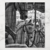 Cool, urban, moderne foto van paarden van carrouse wijn etiket (Enkel label)