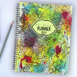 Cool Whimsical Line Art Ink Waterverf Splashes Planner<br><div class="desc">Laat je creativiteit de vrije loop en blijf georganiseerd met deze prachtige, aanpasbare planner. De hoes is een doek van levendige kleuren, met een ingewikkelde print van diverse bloemetjes en abstracte motieven. De waterverf stijl brengt de levendige tinten van groen, geel, rood en paarse naar boven, waardoor een betoverende dans...</div>