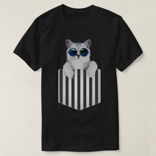 Cool White Cat Sits in Pocket T-shirt (Design voorkant)